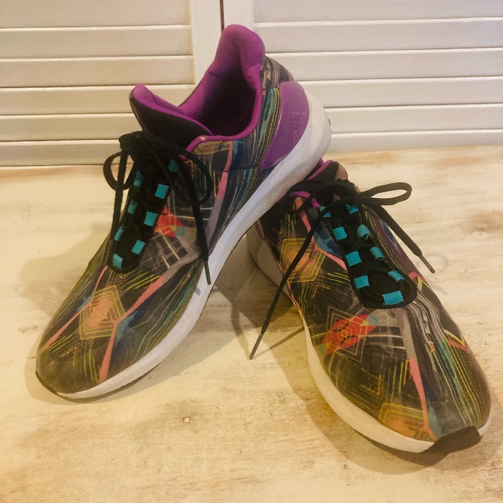 Adidas woman’s sneakers size 7